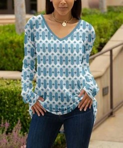 Lily | Teal & White Geometric Long-Sleeve V-Neck Tunic - Plus