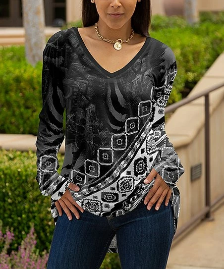 Lily | Black & White Abstract Geometric V-Neck Tunic - Women 1 Lily | Black & White Abstract Geometric V-Neck Tunic - Women