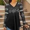 Lily | Black & White Geometric Long-Sleeve V-Neck Tunic - Women