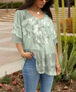 Lily | Green & White Floral Layered-Sleeve V-Neck Tunic - Women & Plus