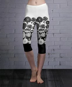 Lily | White & Black Floral Capri Leggings - Women
