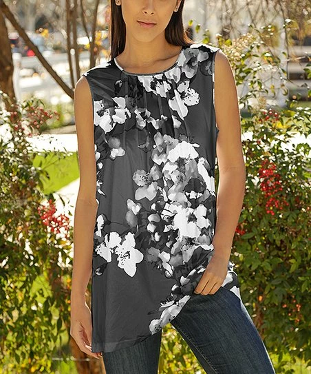 Lily | Gray & White Floral Pleated Sleeveless Tunic - Plus 1 Lily | Gray & White Floral Pleated Sleeveless Tunic - Plus