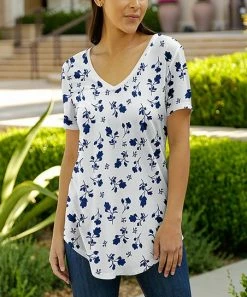Lily | White & Blue Floral V-Neck Tunic - Women