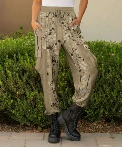 Lily | Beige & Cream Floral Drawstring-Waist Cargo Pants - Plus