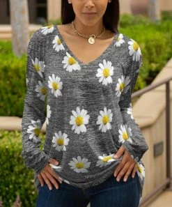 Lily | Gray & White Daisy Long-Sleeve V-Neck Tunic - Plus