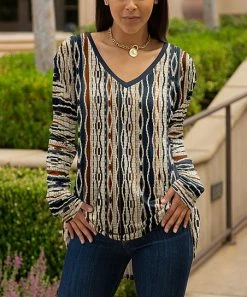 Lily | Navy & Beige Geometric Long-Sleeve V-Neck Tunic - Women