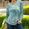 Lily | Blue & White Floral V-Neck Three-Quarter Sleeve Top - Women