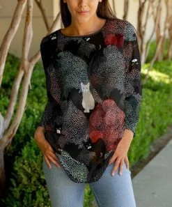 Lily | Black & Red Abstract Cat Long-Sleeve Crewneck Tunic - Women