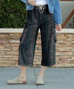 Lily | Teal & Purple Geometric Drawstring Capri Pants - Women & Plus