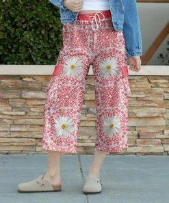 Lily | Rose & White Floral Drawstring Capri Pants - Women & Plus