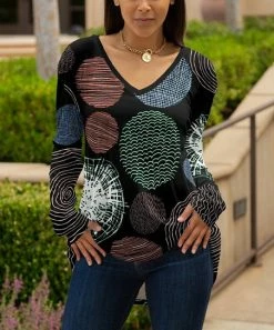 Lily | Black & Green Abstract Circles Long-Sleeve V-Neck Tunic - Women